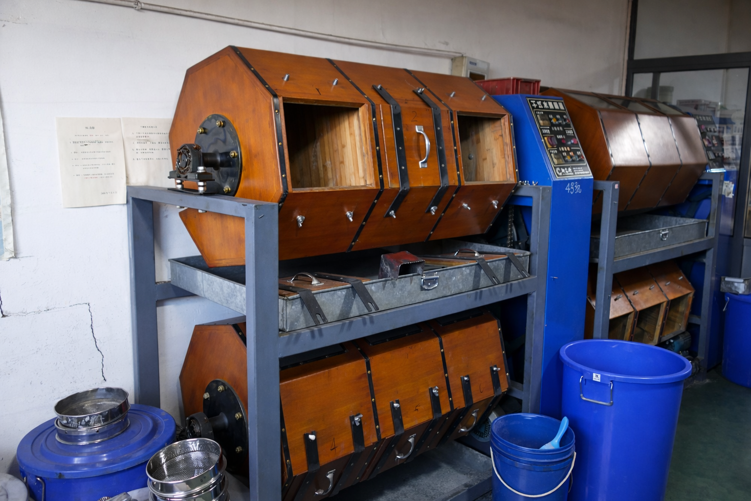 Fine polishing and surface finishing of titanium piercing parts